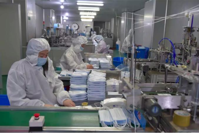 江西進賢19家醫(yī)用口罩企業(yè)提前復(fù)產(chǎn) 日產(chǎn)46萬只馳援抗疫一線